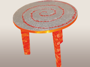 table basse designe mosaique gris et orange